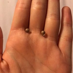 💎 5/$10 All Jewelry💎 Gold Sparkle Studs